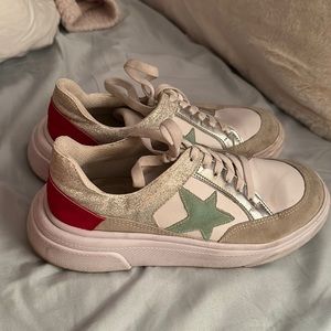 women’s star shoes